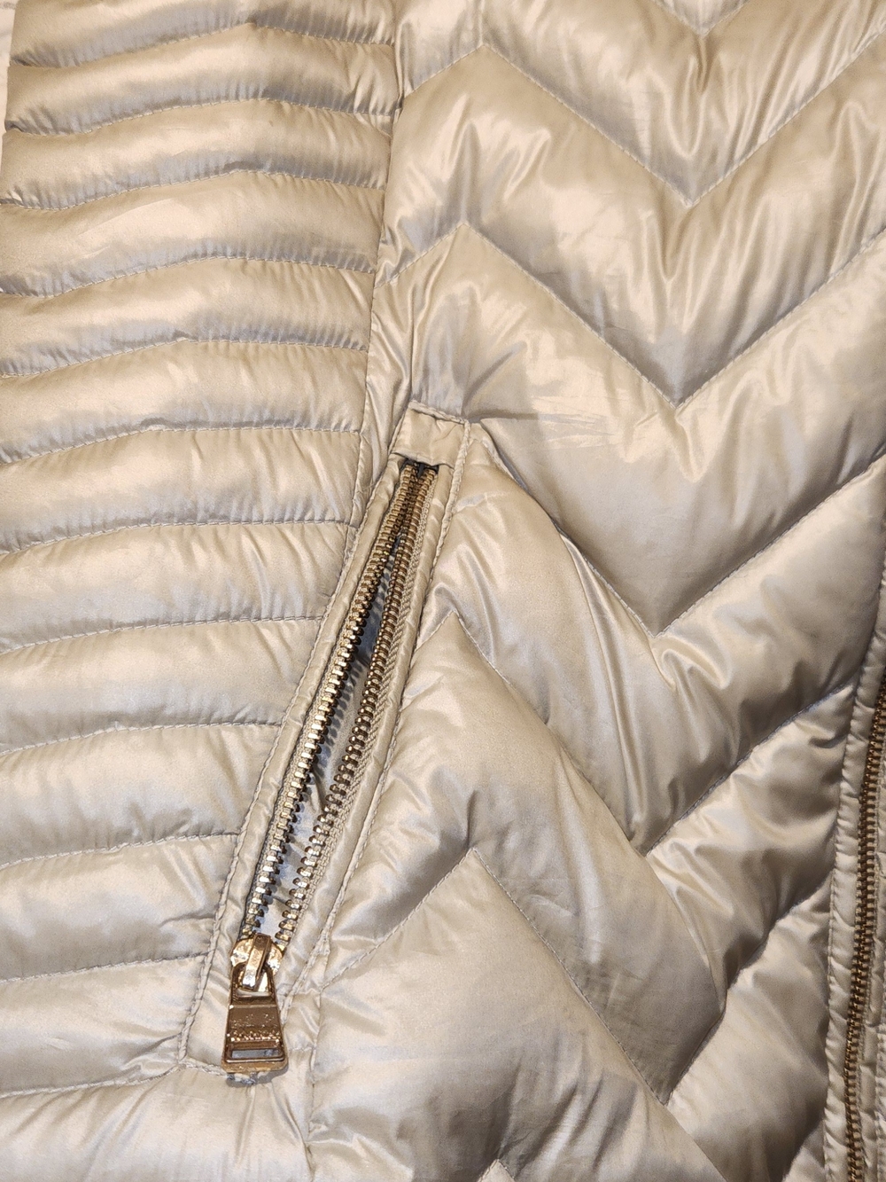 Calvin Klein Womens Champagne Gold Metallic Chevron Quilted Down Vest XL - Picture 6 of 8